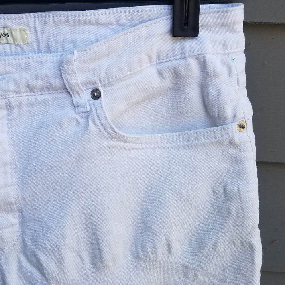 Jones of New York White Cropped Jeans Size 14 - Picture 5 of 9